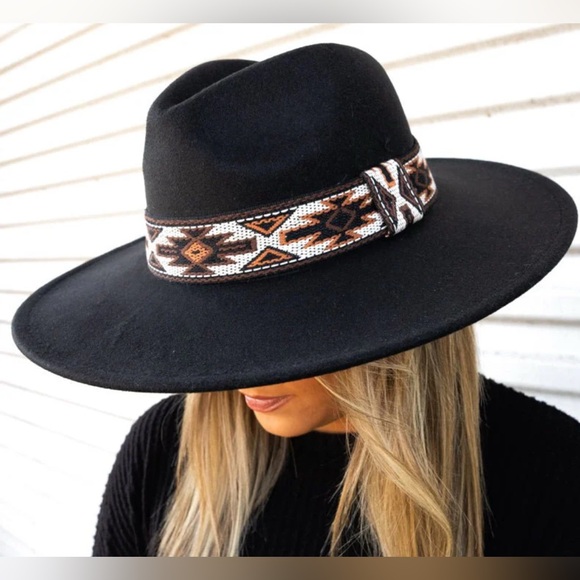 Accessories - Black Felt Women's Hat